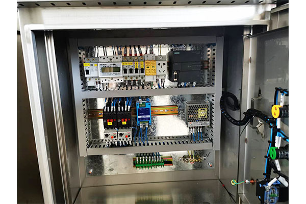 How does the Purification Tank System Electrical Box ensure that it can still stably control the purification equipment when the voltage fluctuates greatly?